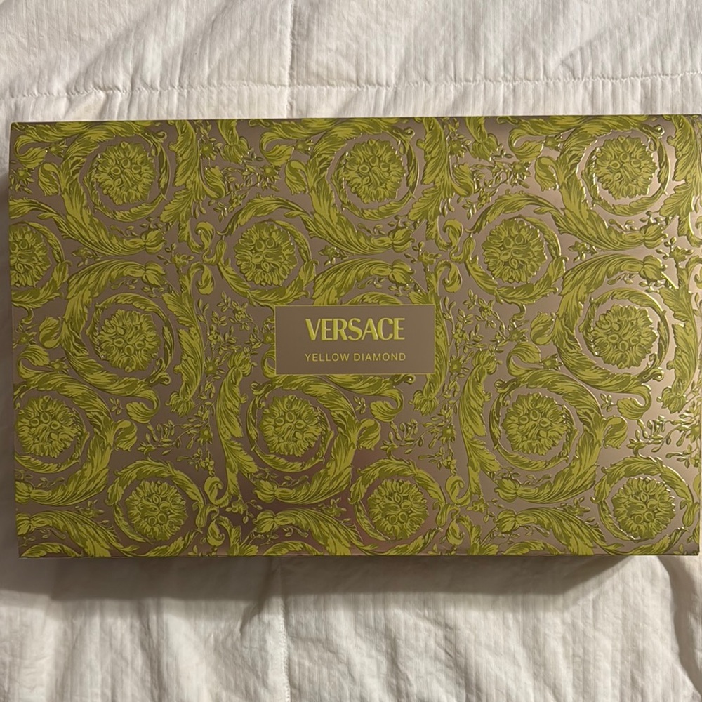 Versace Yellow Diamond Box